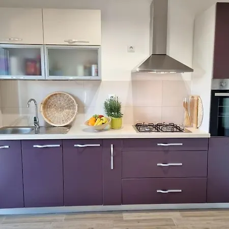 Chi Chi Apartment *